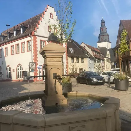 Apartmán Loftcharakter Unter Historischem Gebaelk